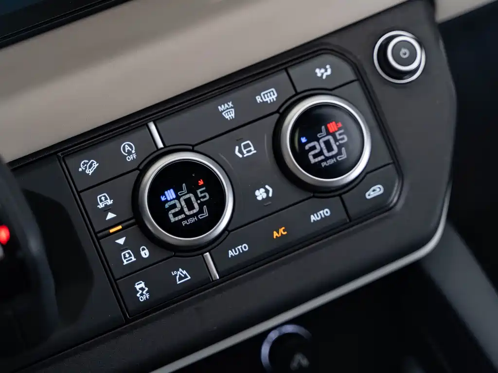 Land Rover Land Rover Defender 2020 110 P400 HSE 2020 - thumbnail 17