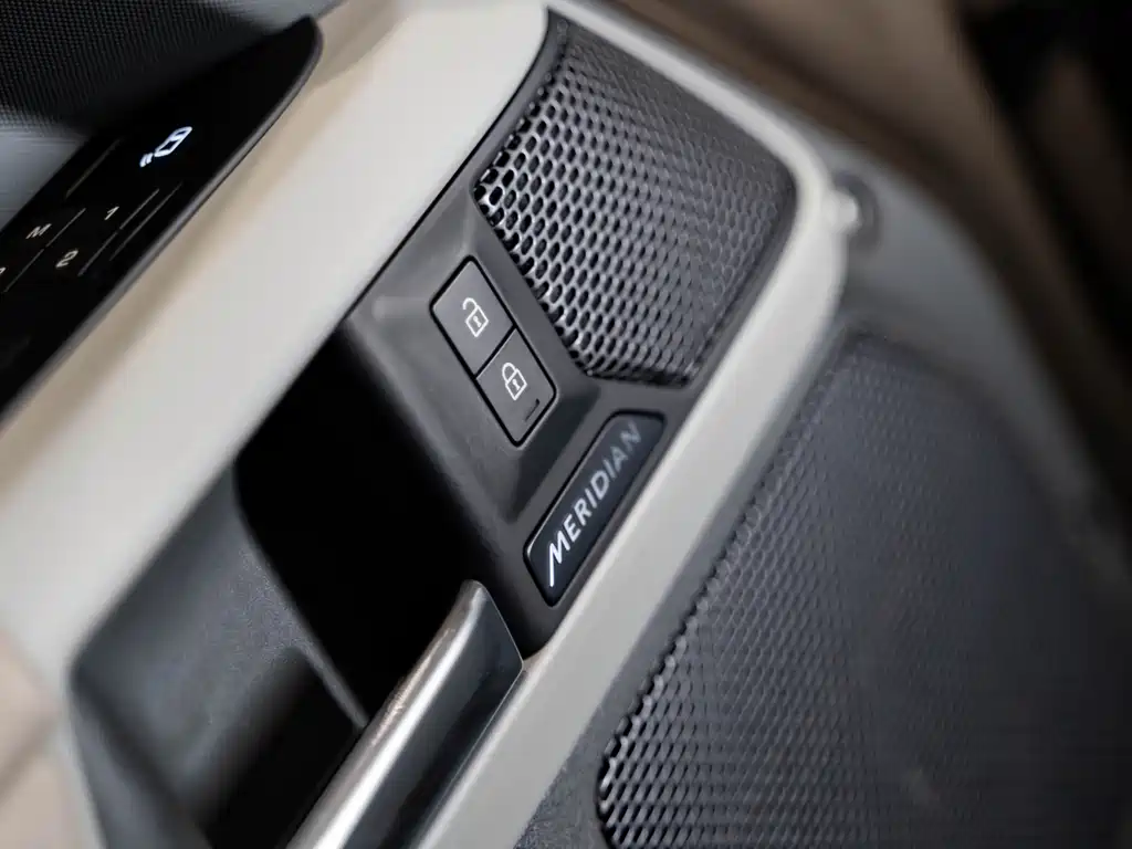 Land Rover Land Rover Defender 2020 110 P400 HSE 2020 - thumbnail 18