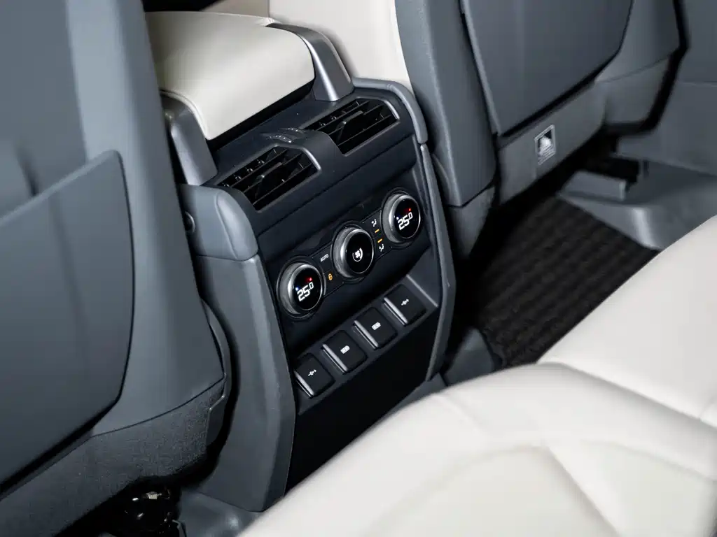 Land Rover Land Rover Defender 2020 110 P400 HSE 2020 - thumbnail 20