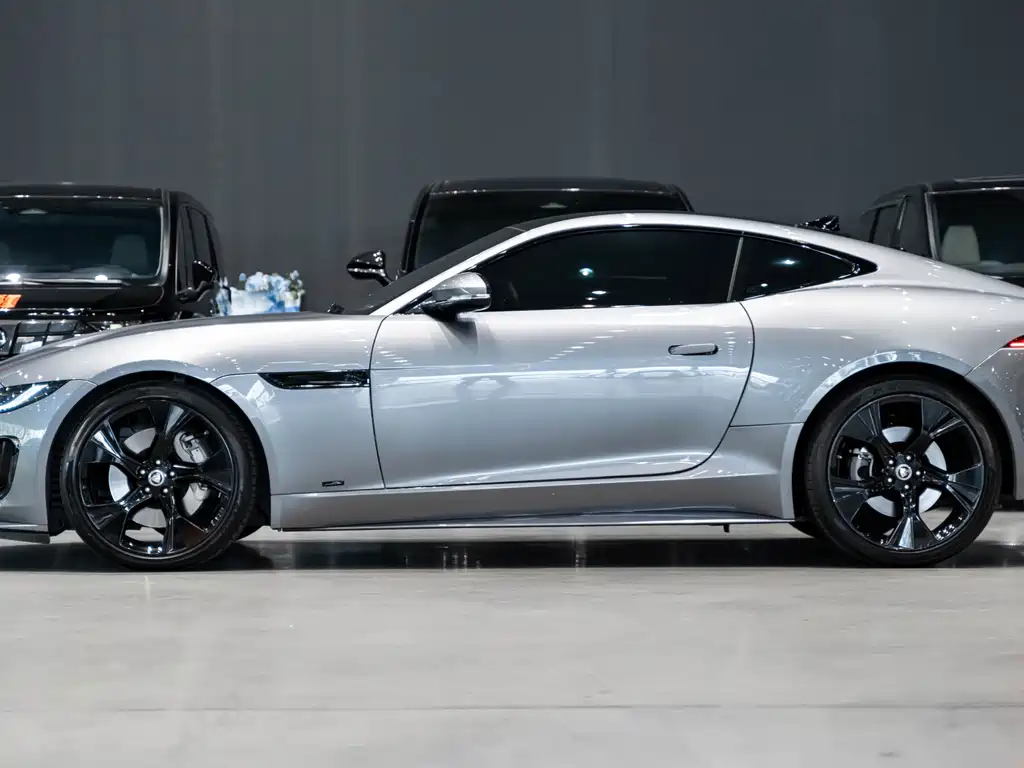 Jaguar Jaguar F-TYPE 2024 P300 75th Anniversary Edition Coupe 2024 - thumbnail 4