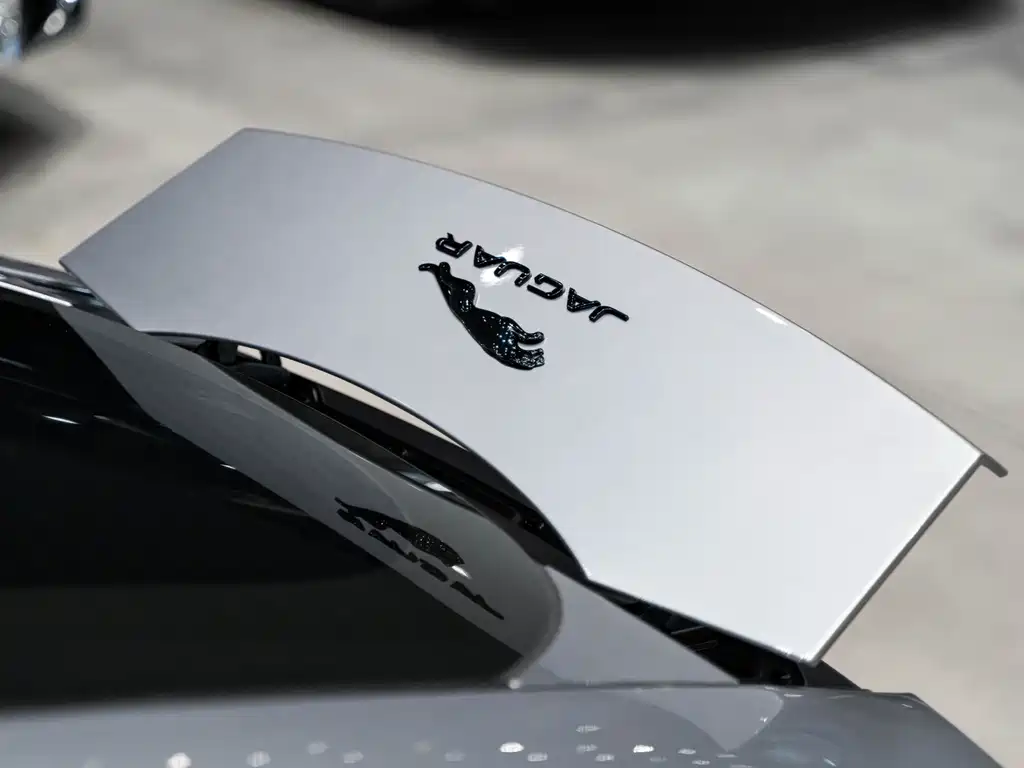 Jaguar Jaguar F-TYPE 2024 P300 75th Anniversary Edition Coupe 2024 - thumbnail 9