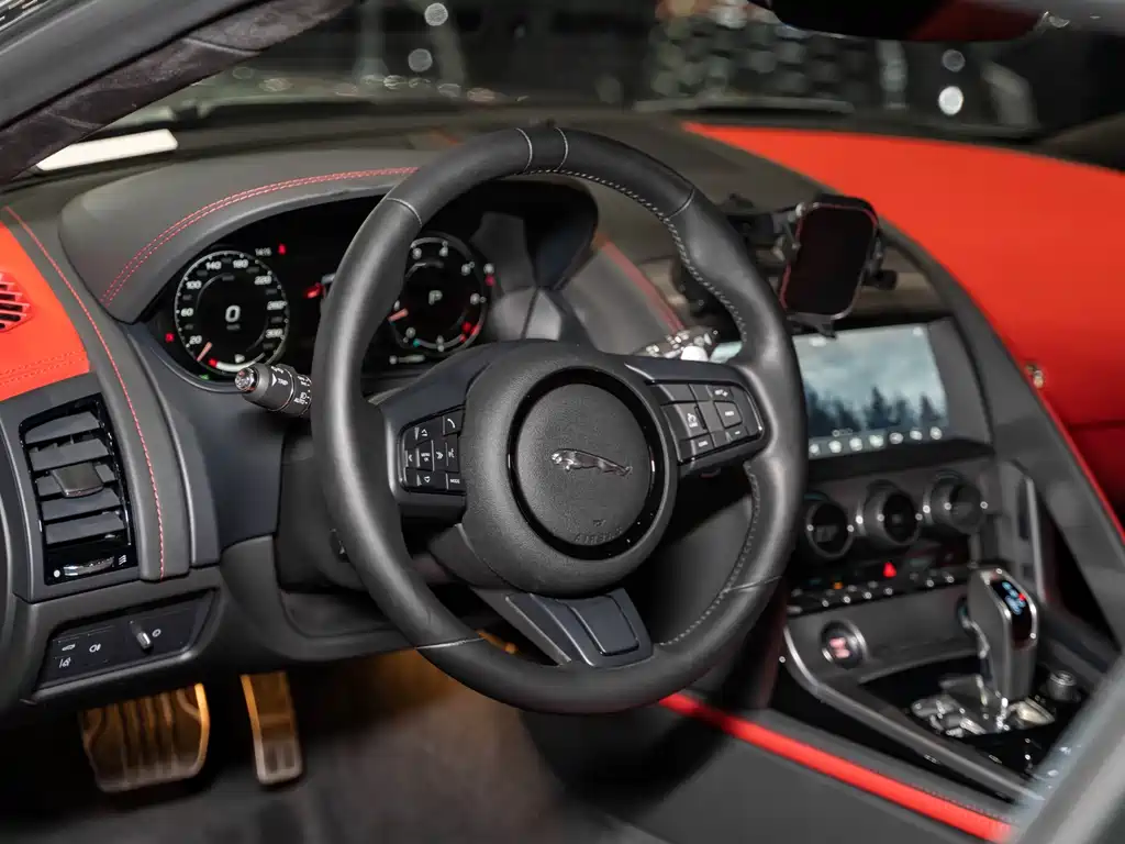 Jaguar Jaguar F-TYPE 2024 P300 75th Anniversary Edition Coupe 2024 - thumbnail 13