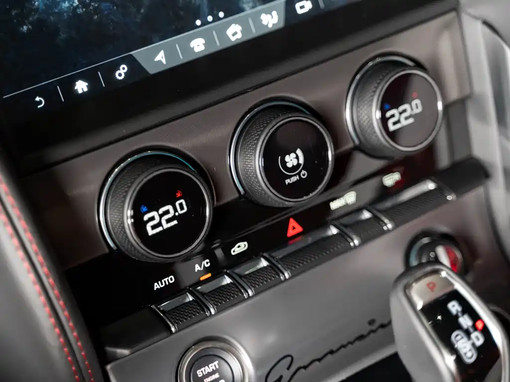 Jaguar Jaguar F-TYPE 2024 P300 75th Anniversary Edition Coupe 2024 - thumbnail 14
