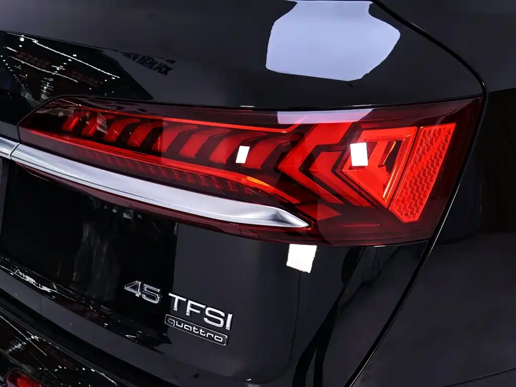 Audi Audi Q7 2023 45 TFSI quattro S line Sport 2023 - thumbnail 9