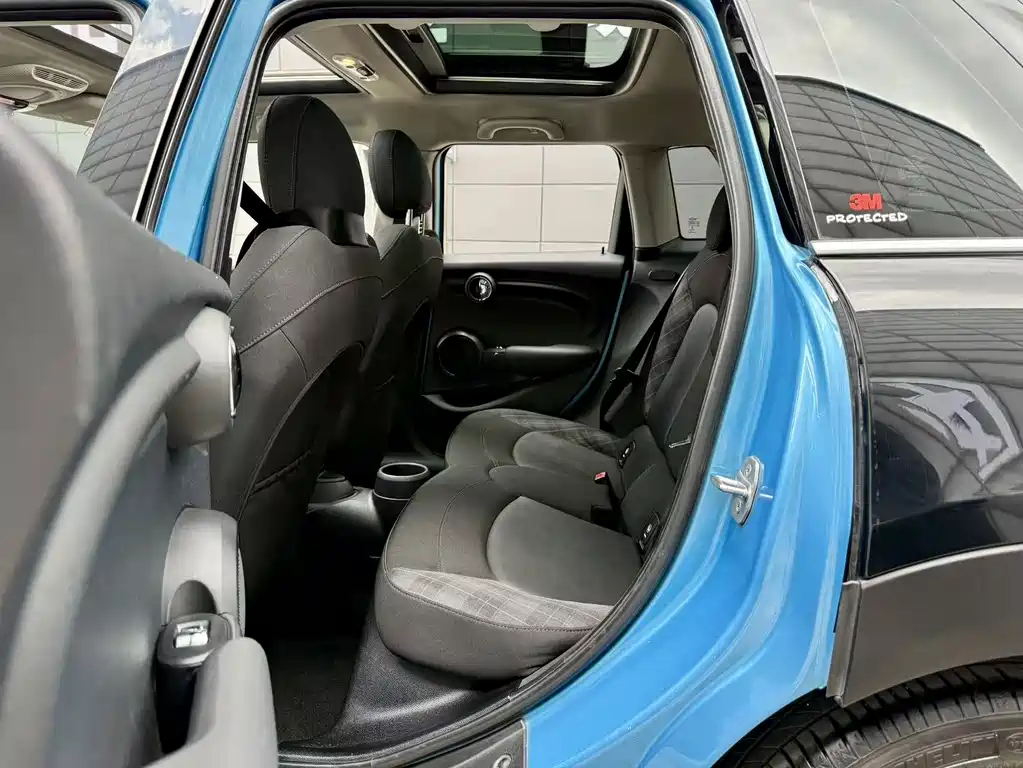 MINI MINI Cooper 5-door 2017 - thumbnail 6