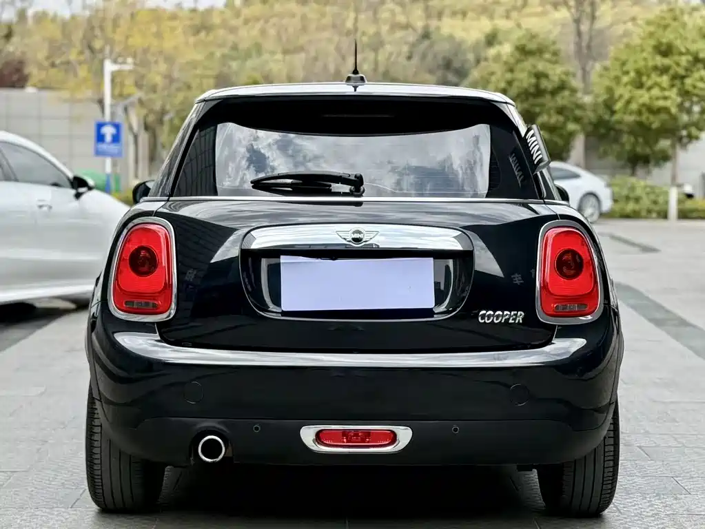 MINI MINI Cooper 5-door 2017 - thumbnail 8