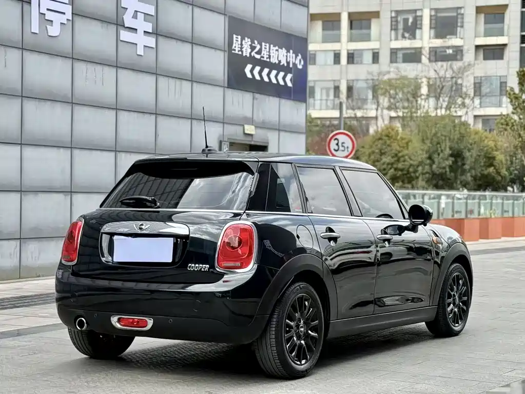 MINI MINI Cooper 5-door 2017 - thumbnail 9