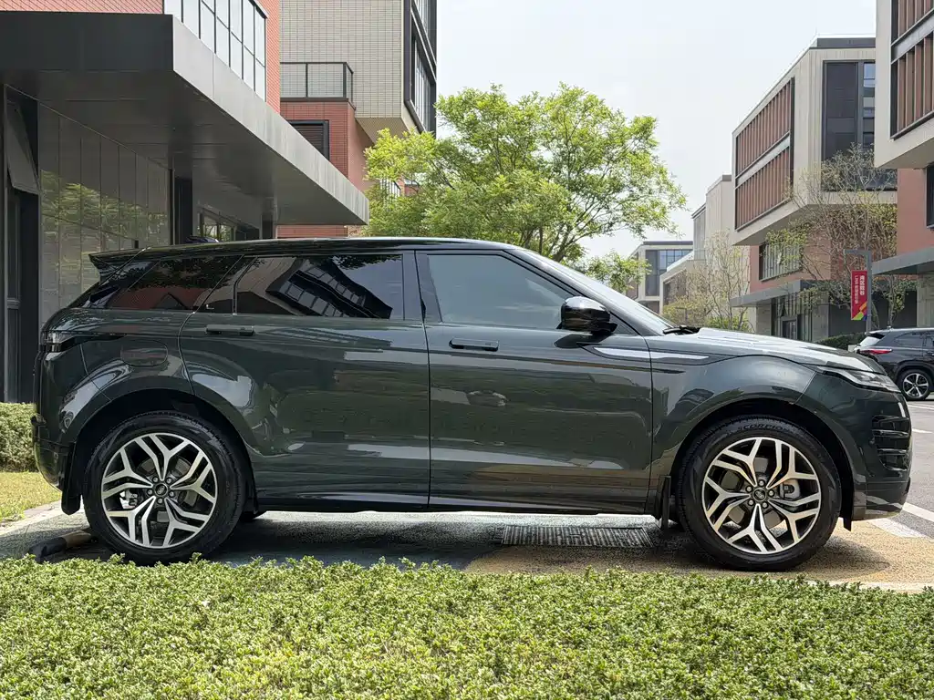 Land Rover Range Rover Evoque L 249PS R-Dynamic First Edition 2022 - thumbnail 4