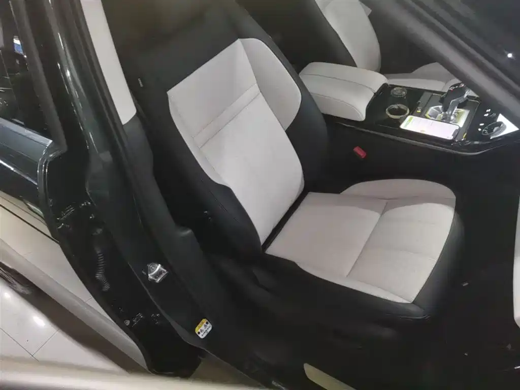 Land Rover Range Rover Evoque L 249PS R-Dynamic First Edition 2021 - thumbnail 25