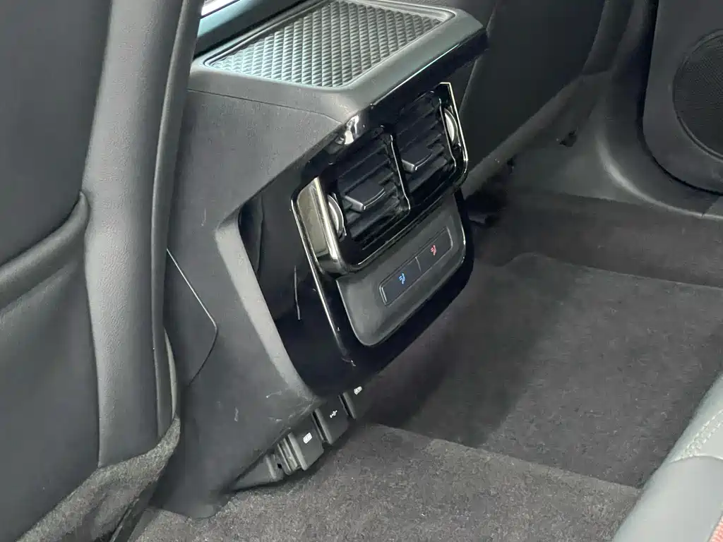 Land Rover Range Rover Evoque L 249PS R-Dynamic SE 2022 - thumbnail 19