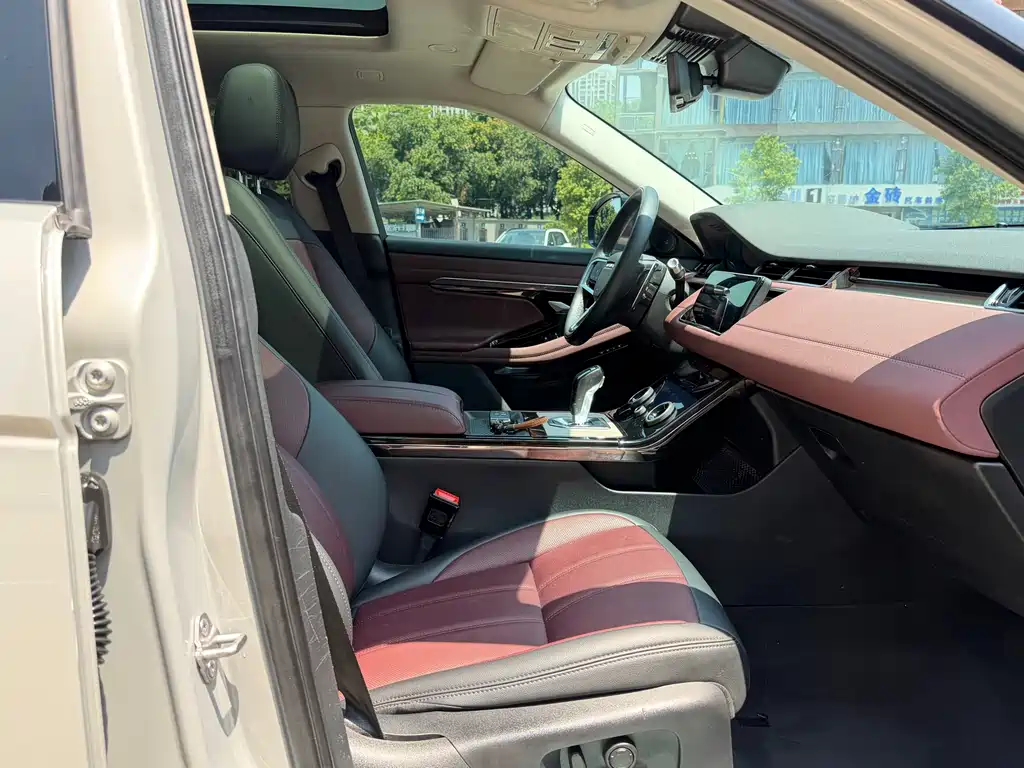 Land Rover Land Rover Range Rover Evoque L 2022 Updated 249PS R-Dynamic Luxury Edition 2023 - thumbnail 13