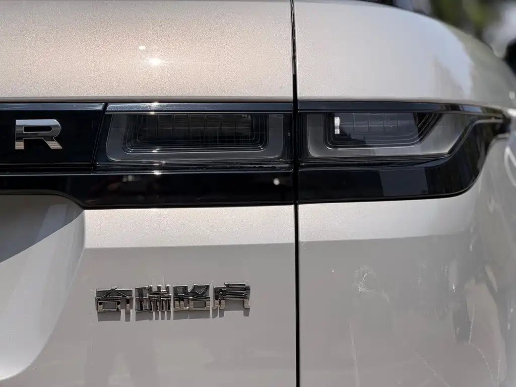 Land Rover Land Rover Range Rover Evoque L 2022 Updated 249PS R-Dynamic Luxury Edition 2023 - thumbnail 27
