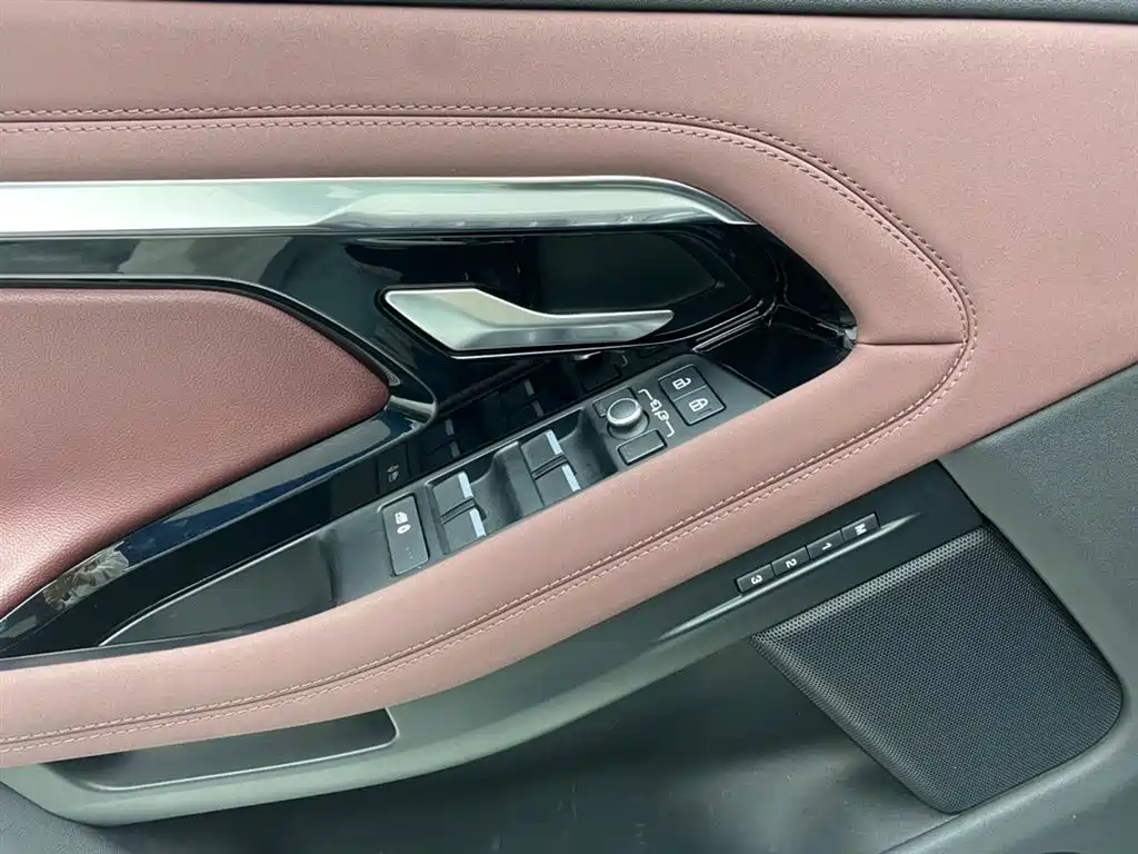Land Rover Range Rover Evoque L 2023 249PS Luxury Edition 2023 - thumbnail 25