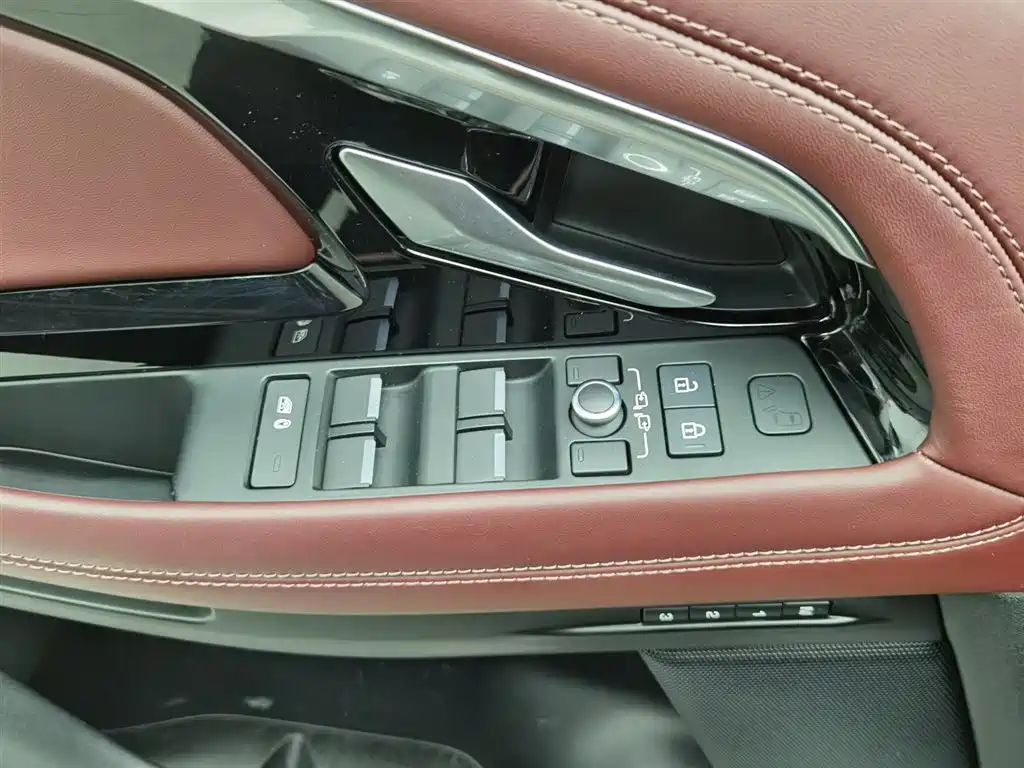 Land Rover Range Rover Evoque L 2023 249PS Luxury Edition 2023 - thumbnail 9