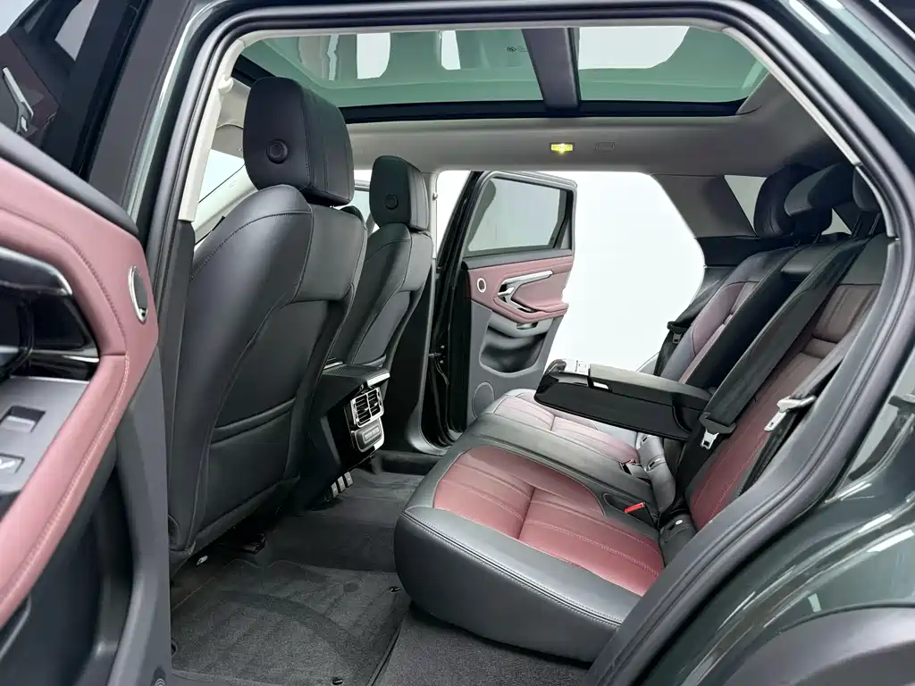 Land Rover Range Rover Evoque L 2023 249PS Luxury Edition 2024 - thumbnail 3