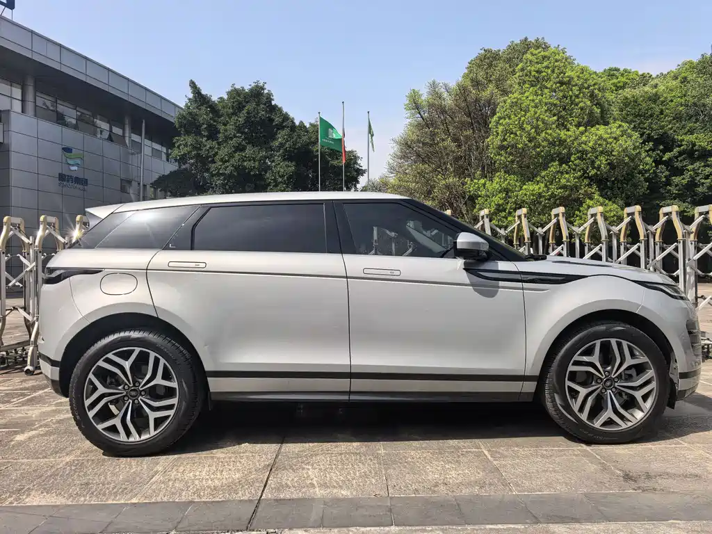 Land Rover Range Rover Evoque L 249PS Luxury Edition 2024 - thumbnail 4