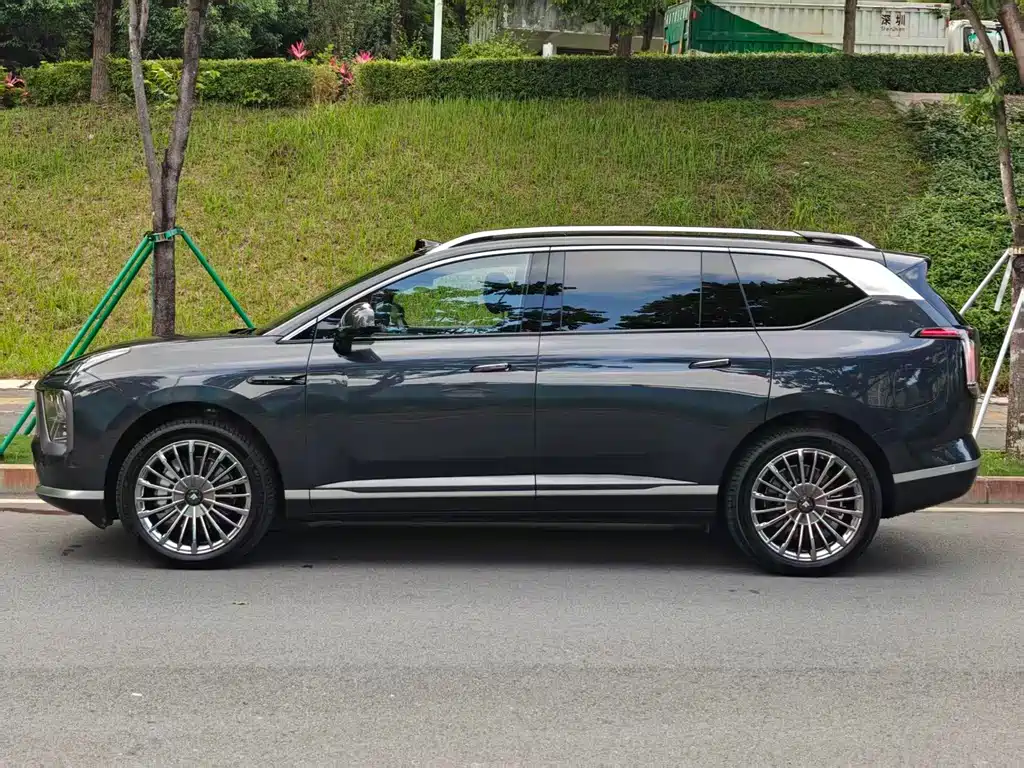 GAC Hyper Hyper HL 2025 700 Ultra 6-Seater AWD LiDAR Edition 2025 - thumbnail 3