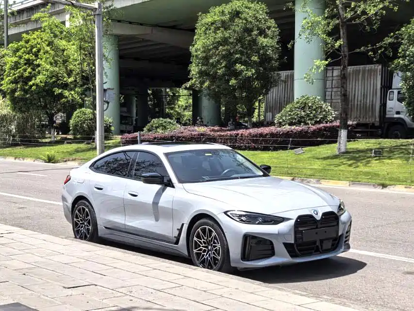 BMW BMW i4 2023 eDrive35 2024 - thumbnail 3