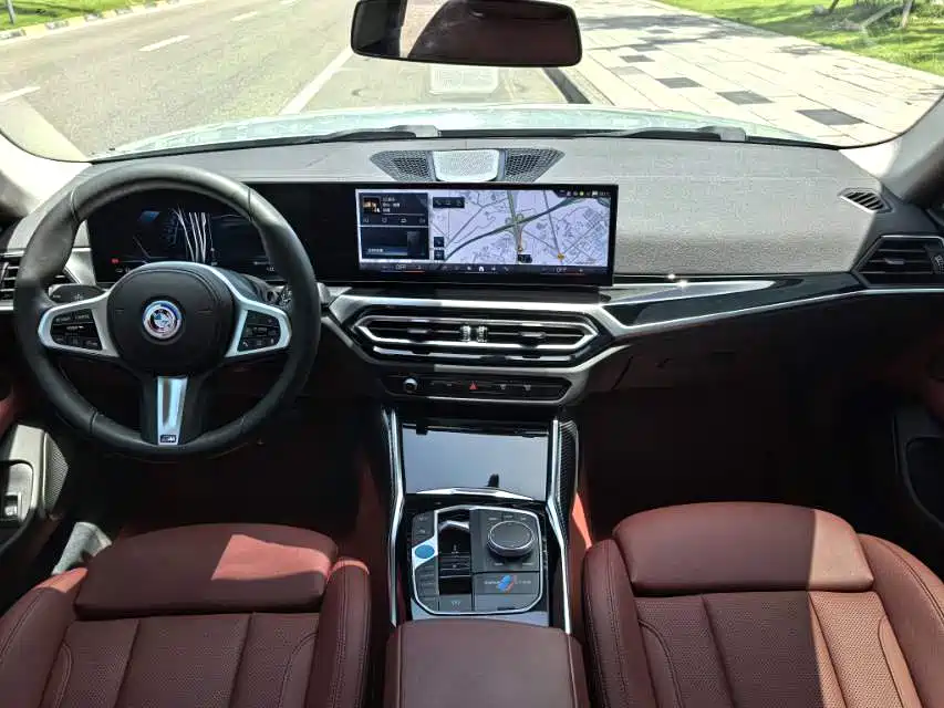 BMW BMW i4 2023 eDrive35 2024 - thumbnail 4
