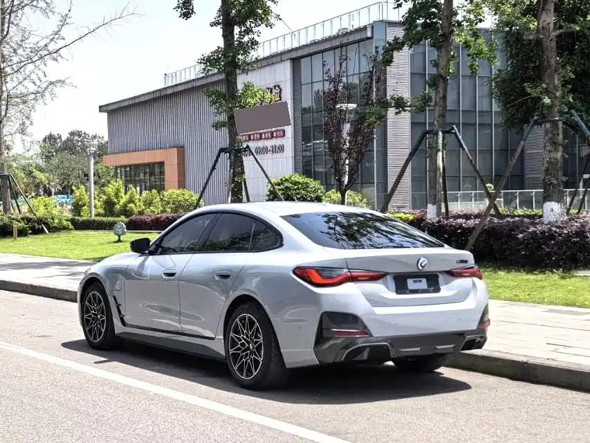 BMW BMW i4 2023 eDrive35 2024 - thumbnail 7