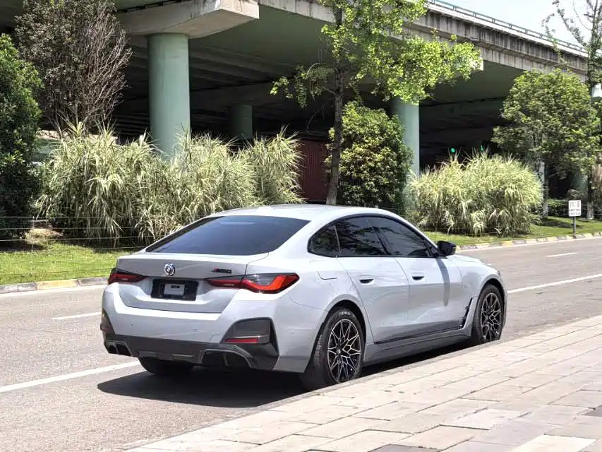 BMW BMW i4 2023 eDrive35 2024 - thumbnail 8