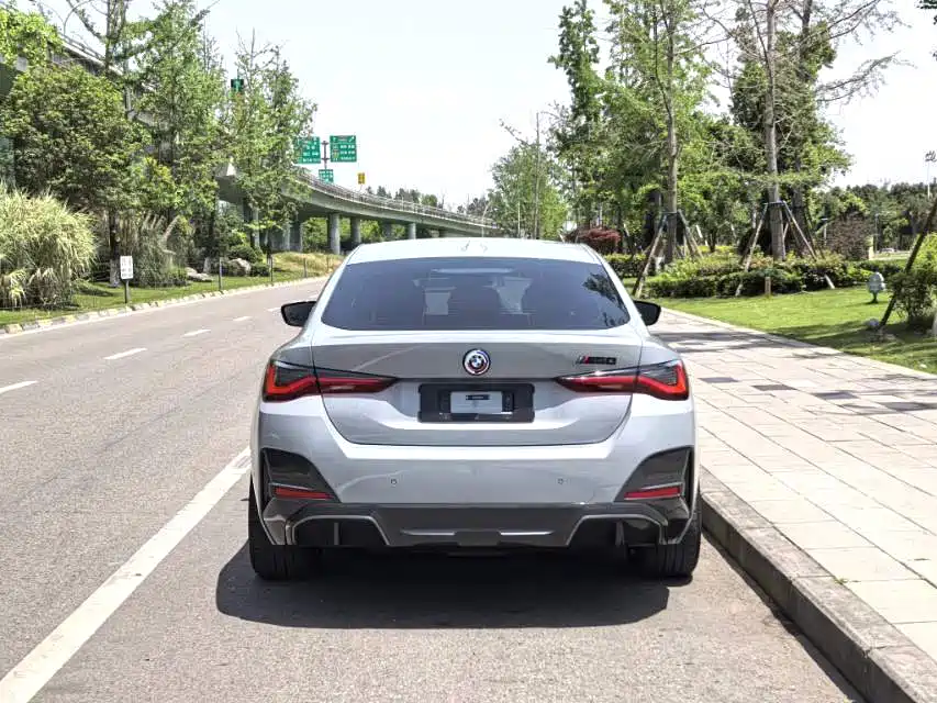 BMW BMW i4 2023 eDrive35 2024 - thumbnail 9