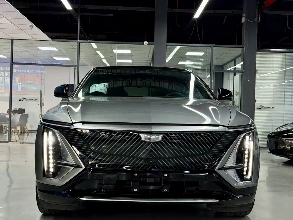 Cadillac Cadillac LYRIQ 2022 RWD Long Range Luxury Edition 2023 - thumbnail 2