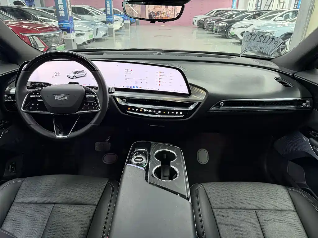 Cadillac Cadillac LYRIQ 2022 RWD Long Range Luxury Edition 2023 - thumbnail 5