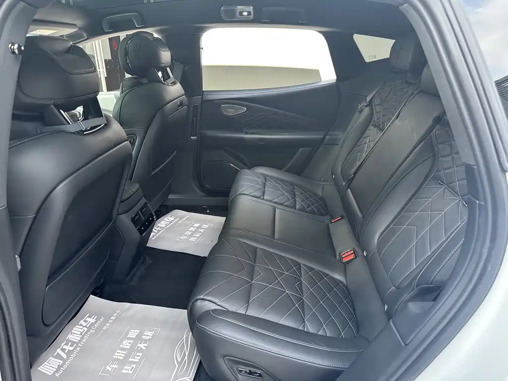 Lynk & Co Lynk & Co 10 2025 240 AWD Ultra 2025 - thumbnail 13
