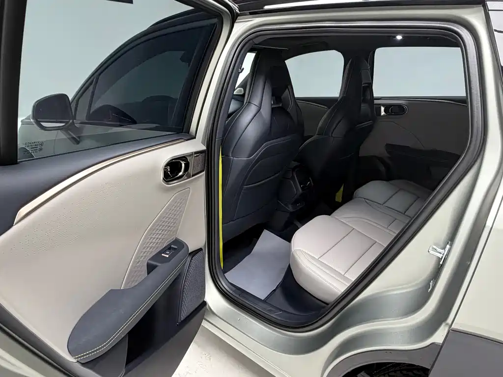 Lynk & Co Lynk & Co 06 2026 Relive 1.5T Ultra 2026 - thumbnail 13