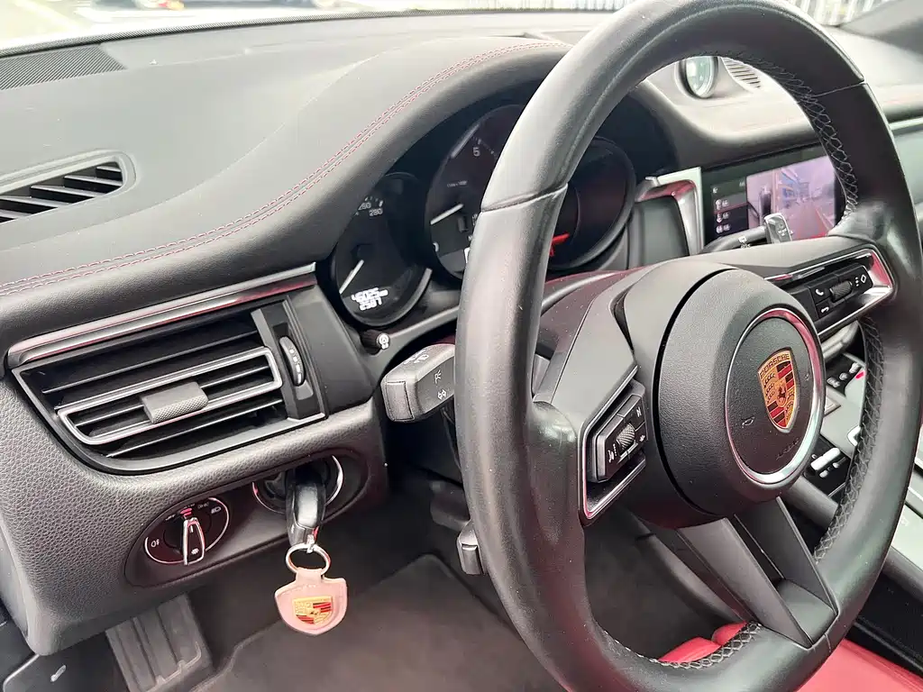Porsche Macan 2.0T 2023 - thumbnail 5