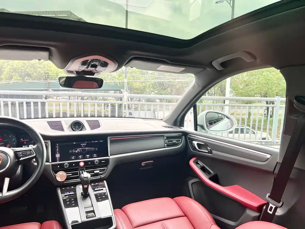 Porsche Macan 2.0T 2023 - thumbnail 8