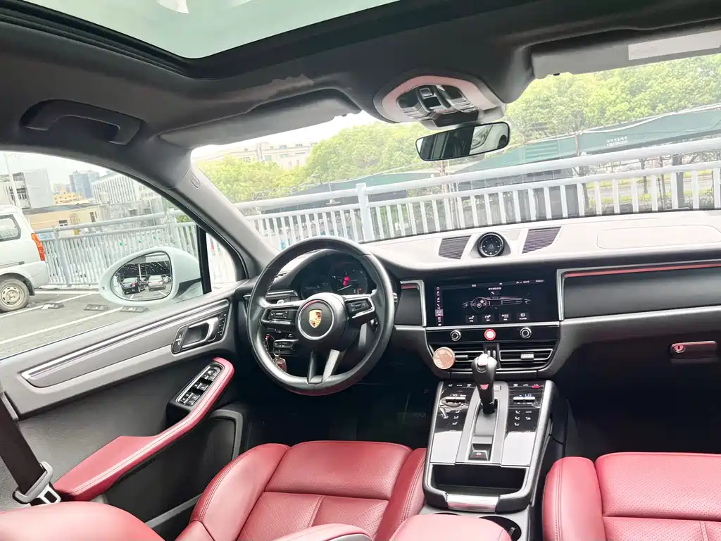 Porsche Macan 2.0T 2023 - thumbnail 9