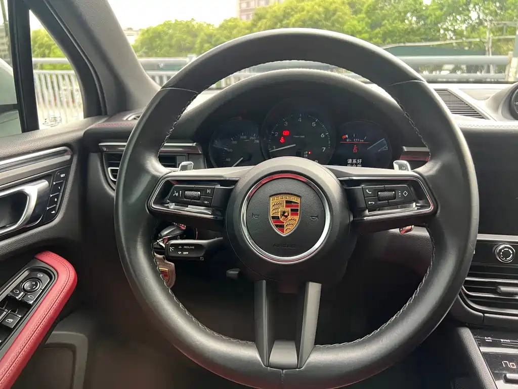 Porsche Macan 2.0T 2023 - thumbnail 13