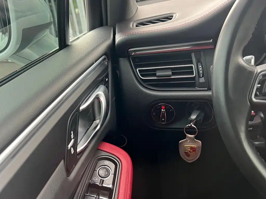 Porsche Macan 2.0T 2023 - thumbnail 17