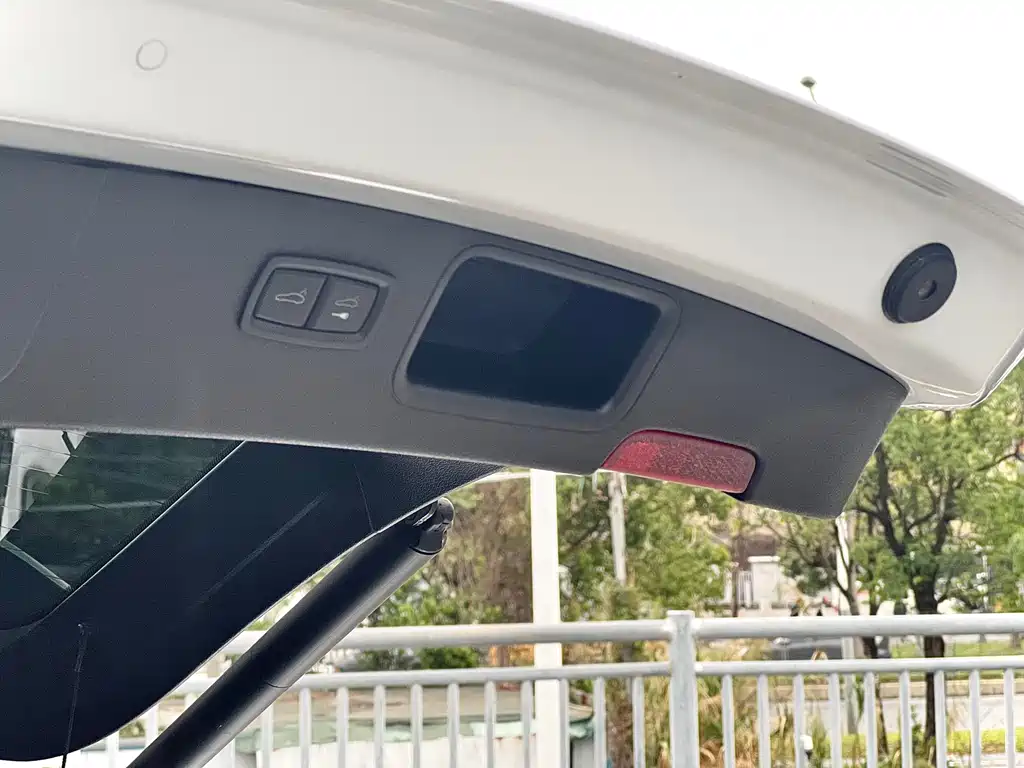 Porsche Macan 2.0T 2023 - thumbnail 24