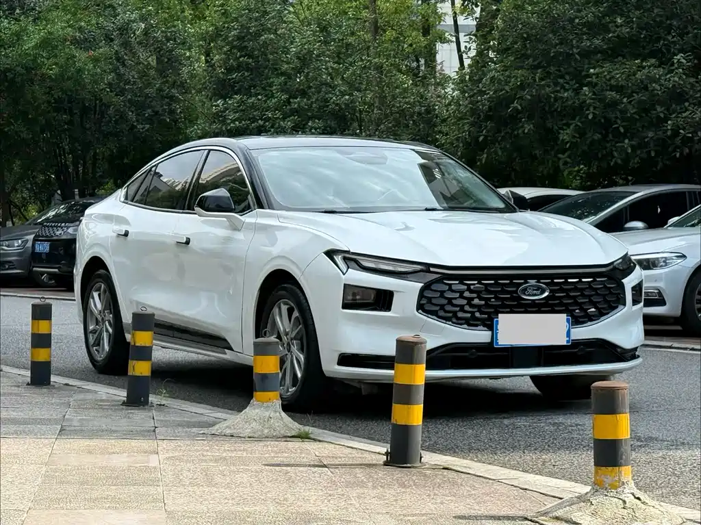 Ford Mondeo 2022 Facelift EcoBoost 245 Luxury 2023 - thumbnail 2