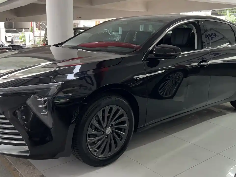 Buick Buick LaCrosse 2025 28T Platinum Edition 2025 - thumbnail 2