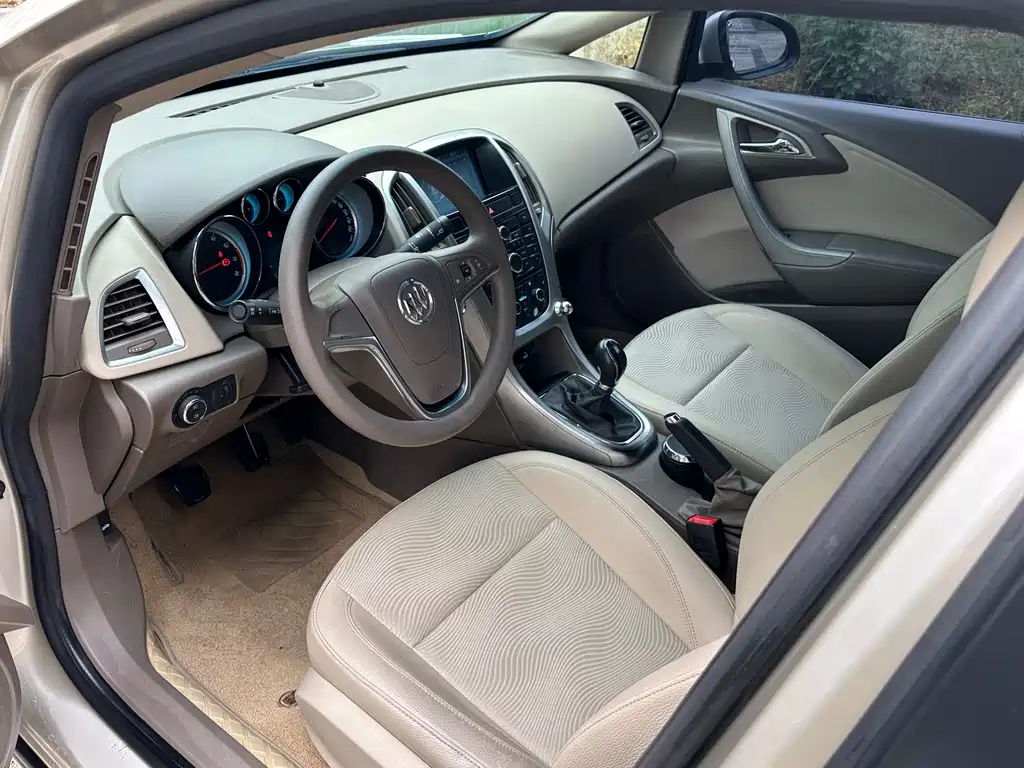 Buick Buick Excelle GT 2013 1.6L Manual Entry Edition 2014 - thumbnail 9