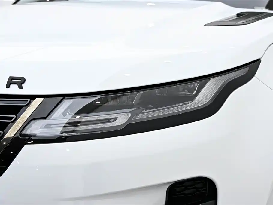 Land Rover Range Rover Evoque L 2024 SE 2025 - thumbnail 9