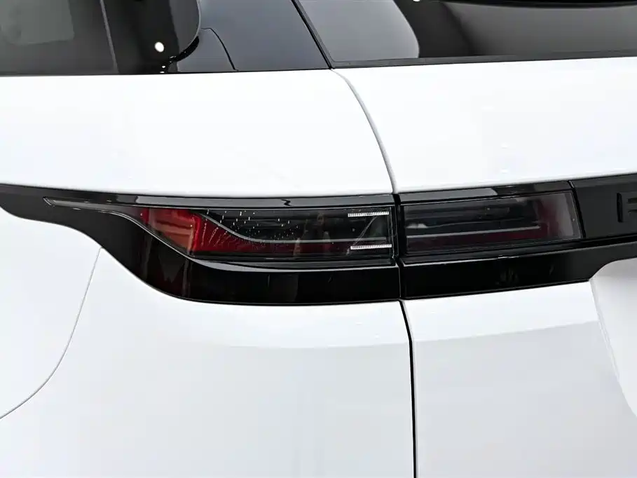 Land Rover Range Rover Evoque L 2024 SE 2025 - thumbnail 10
