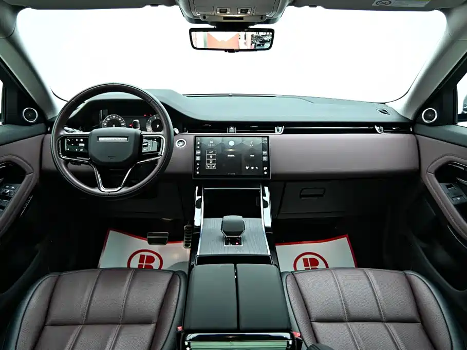Land Rover Range Rover Evoque L 2024 SE 2025 - thumbnail 11