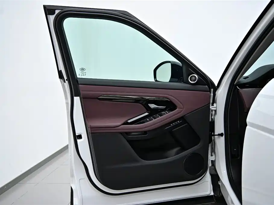 Land Rover Range Rover Evoque L 2024 SE 2025 - thumbnail 17