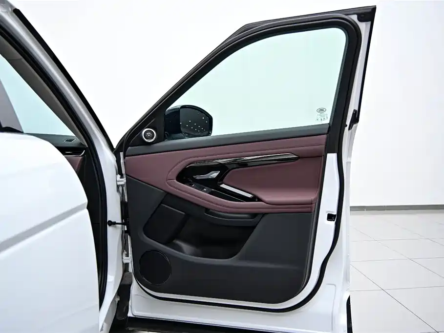 Land Rover Range Rover Evoque L 2024 SE 2025 - thumbnail 18
