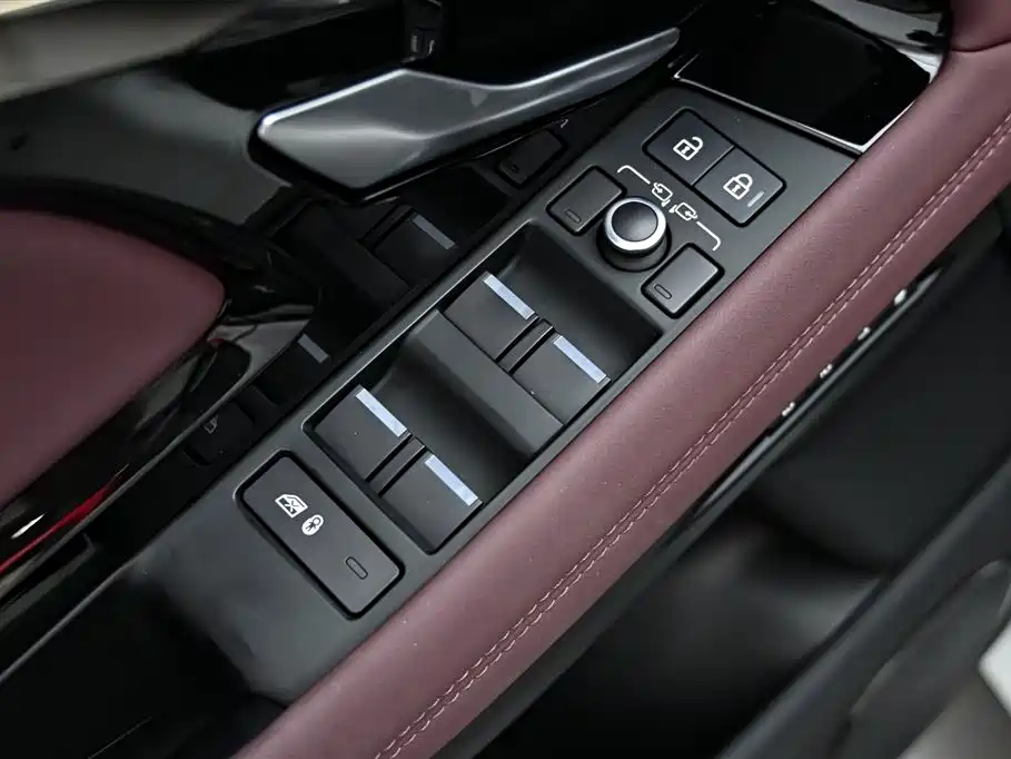 Land Rover Range Rover Evoque L 2024 SE 2025 - thumbnail 20