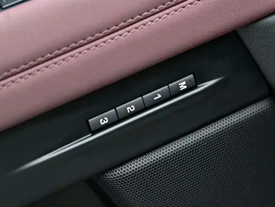 Land Rover Range Rover Evoque L 2024 SE 2025 - thumbnail 21