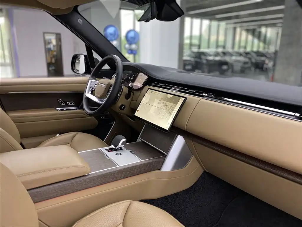 Land Rover Range Rover 2024 3.0 L6 400PS Autobiography LWB 2024 - thumbnail 9