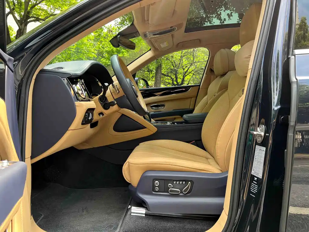 Bentley Bentayga 2024 4.0T V8 2024 - thumbnail 8