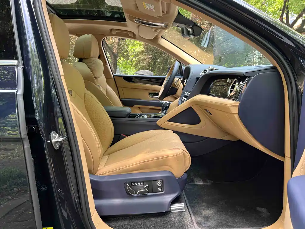 Bentley Bentayga 2024 4.0T V8 2024 - thumbnail 10