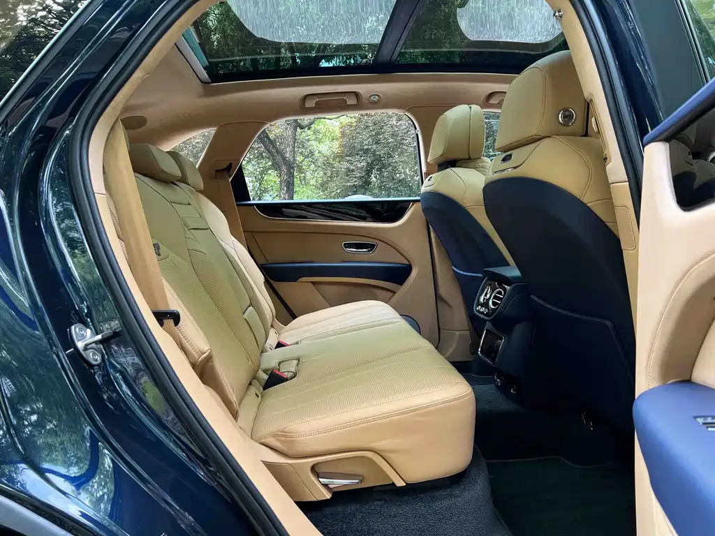 Bentley Bentayga 2024 4.0T V8 2024 - thumbnail 11